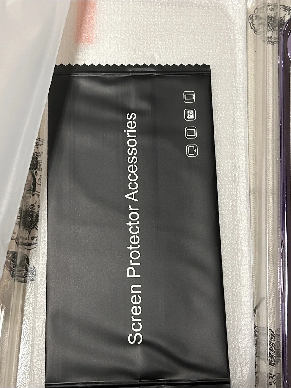 I phone 17 AIR case compatible with MagSafe light purple NEW